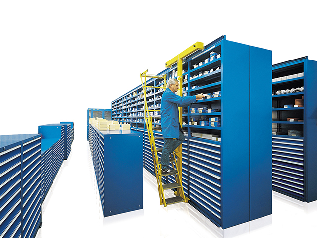 con cajones y puertas